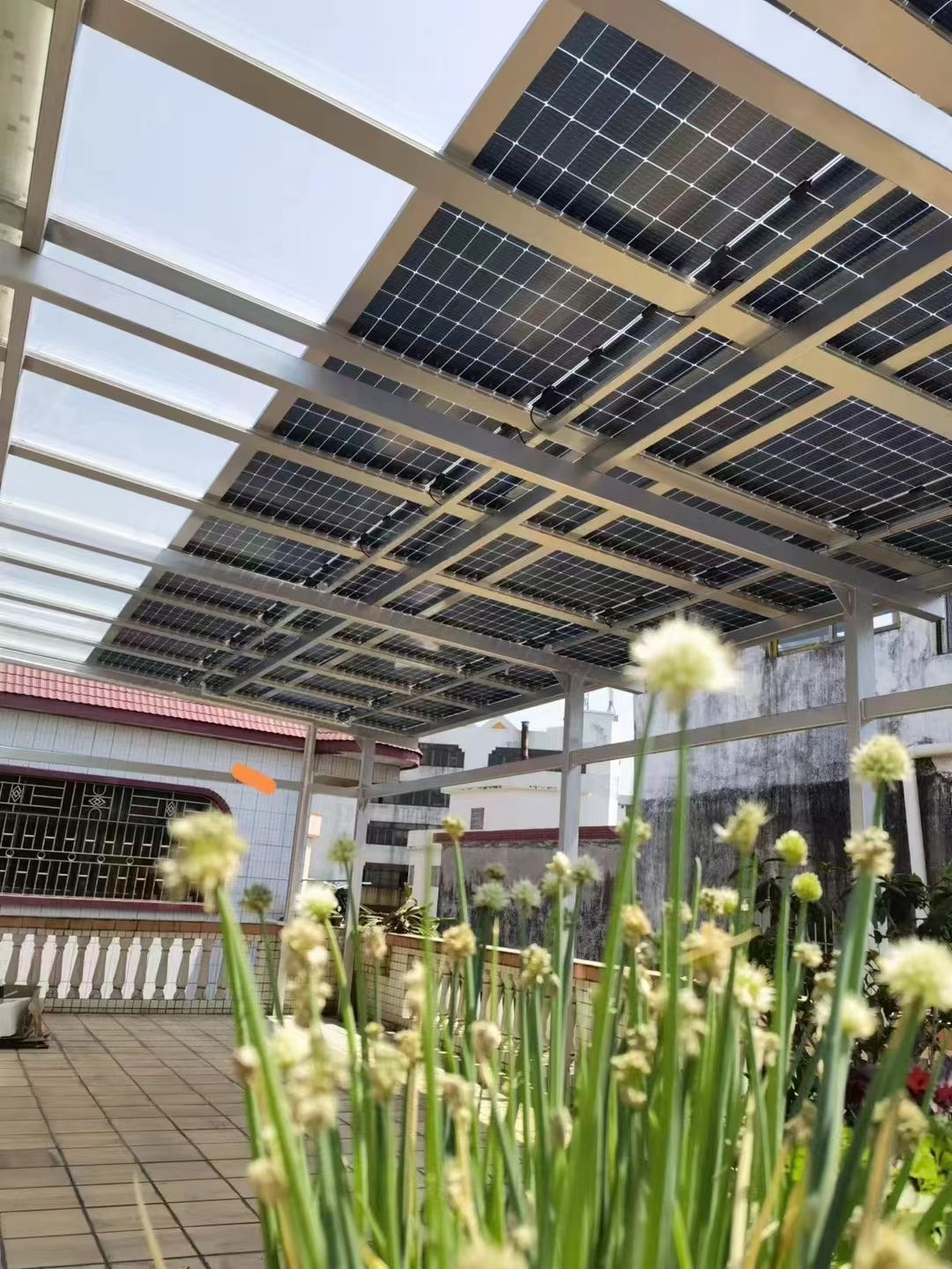 大悟别墅家用屋顶太阳能发电系统安装